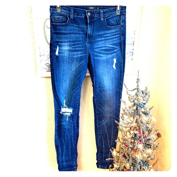Cello Denim - Size 11 Cello distressed Jeans